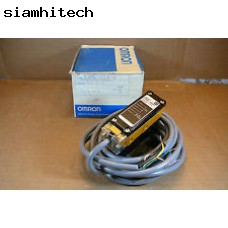 omron  E3ML-S2E4  COLOR SENSER  สินค้าใหม่   MGII